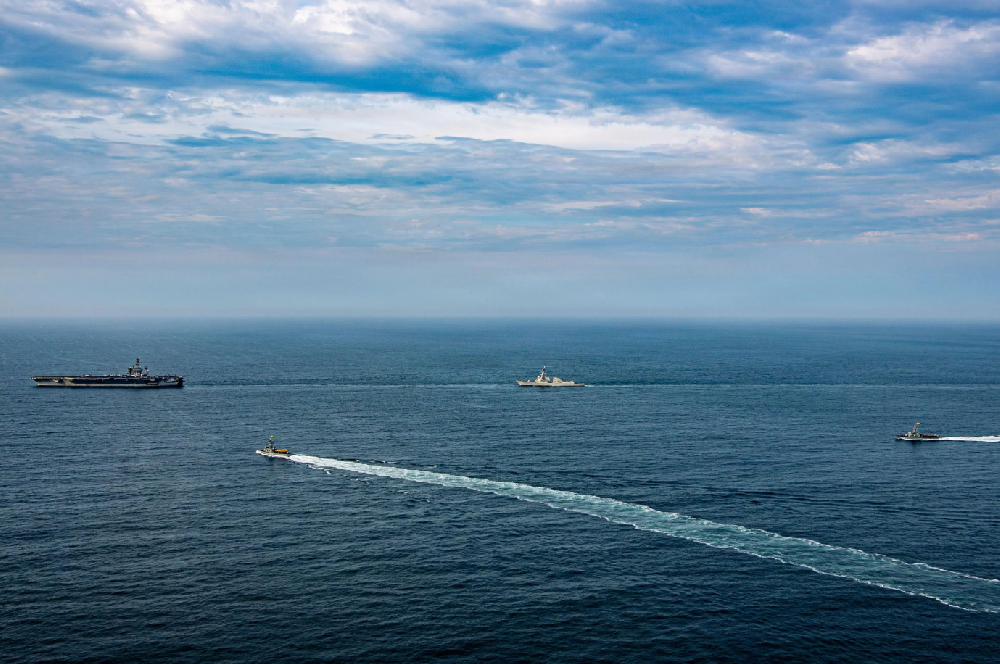 Tankers Forced to Turn Around and Abandon Ship in Succession! Shipping Risks in the Strait of Hormuz and the Red Sea Escalate Simultaneously