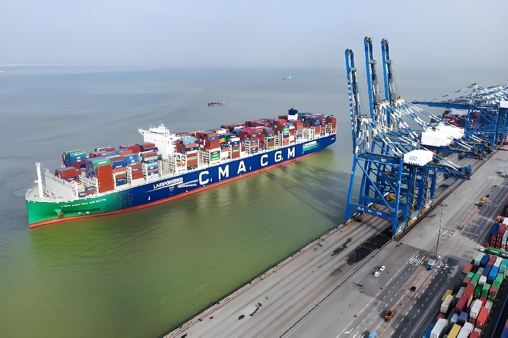 Two Shipping Giants Suspend All Bookings to and from Cuba